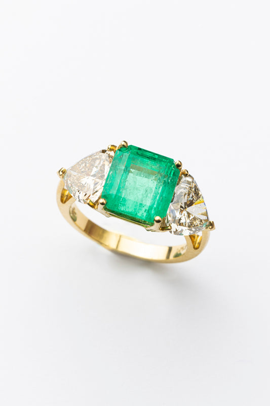 Emerald ring with diamonds