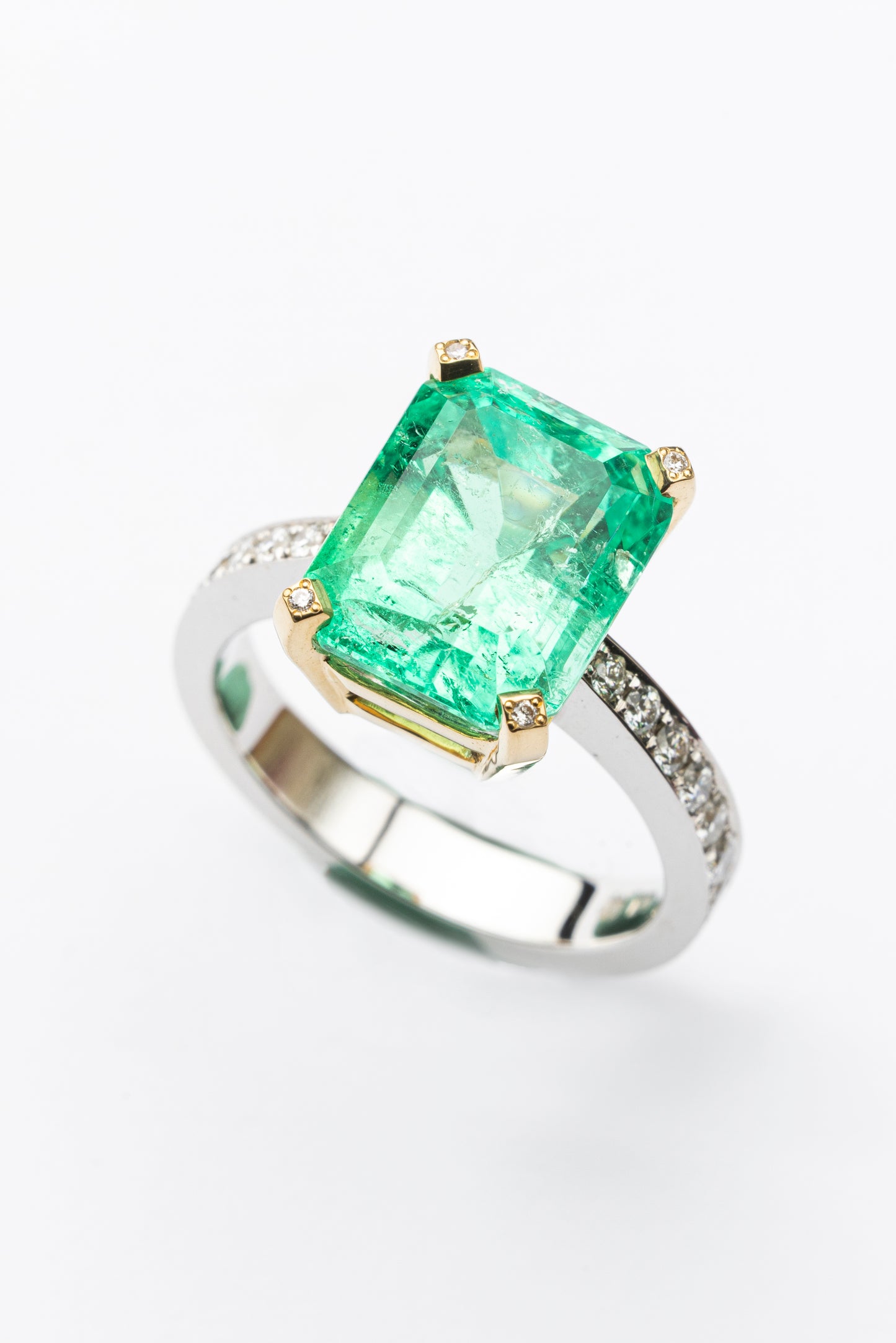 Emerald ring with diamonds