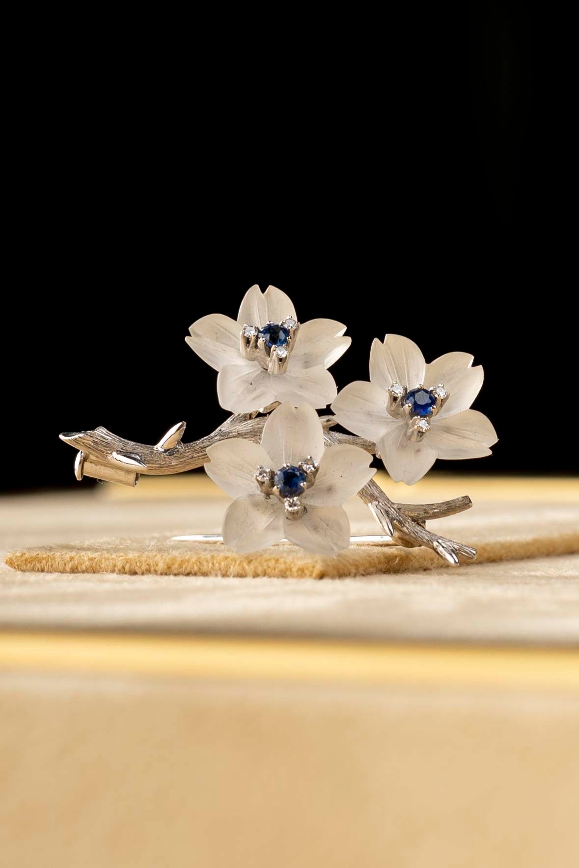 White gold flowerbrooch, Vienna 1960